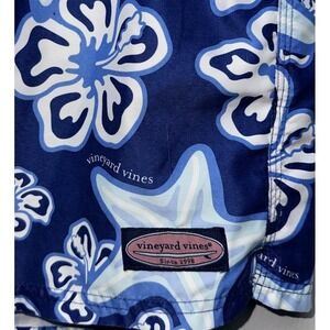 Vineyard Vines Swim Trunks XL Blue Floral Lined Stretch Board Shorts‎ Hawaiian